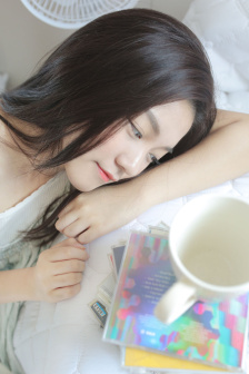 挺进邻居人妻雪白的身体韩国电影